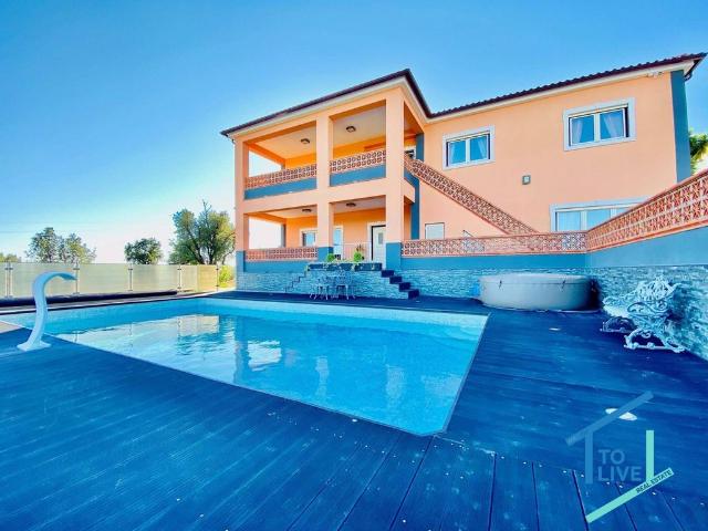 à venda Casa de alto padrão de 400 m2, Tomar, Santarém