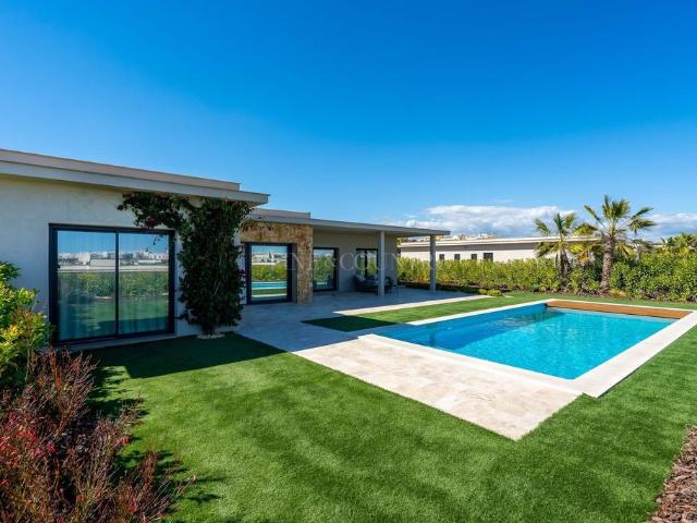 à venda Casa de alto padrão de 438 m2, Montenegro, Portugal