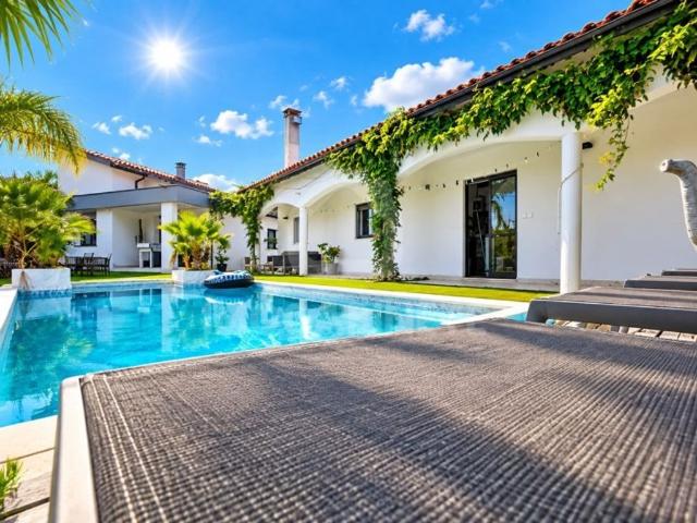 à venda Casa de alto padrão de 540 m2, Pombal, Leiria