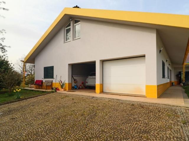 à venda Casa Exclusiva de 1167 m2, Catraia de Assequins, Águeda, Aveiro