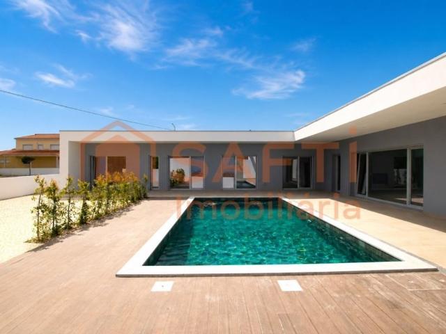 à venda Casa Exclusiva de 252 m2, Caldas da Rainha, Leiria