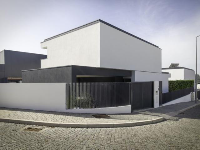 à venda Casa Exclusiva de 261 m2, Vila Nova de Famalicão, Braga
