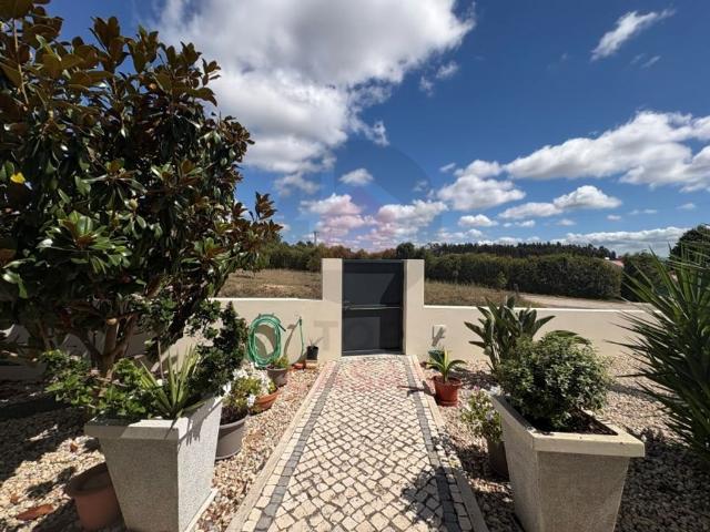 à venda Casa Exclusiva de 270 m2, Caldas da Rainha, Leiria