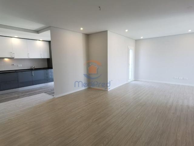 à venda Casa Exclusiva de 285 m2, Famoes, Odivelas, Lisboa