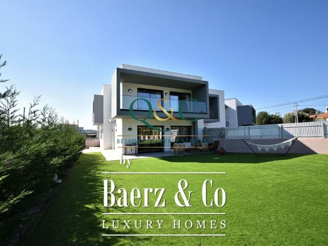 à venda Casa Exclusiva de 204 m2, Santa Bárbara de Nexe, Portugal