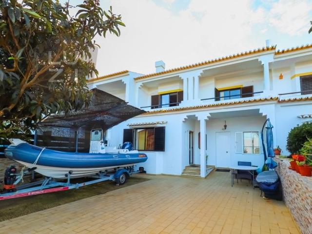 à venda Casa Exclusiva de 239 m2, Vila do Bispo, Faro