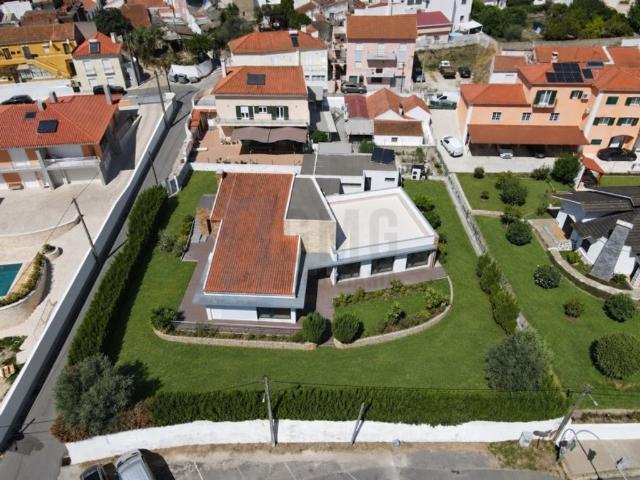 à venda Casa Exclusiva de 344 m2, Loures, Lisboa
