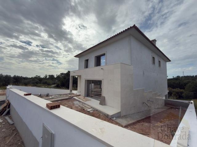 à venda Casa Exclusiva de 335 m2, Assafarge, Coimbra