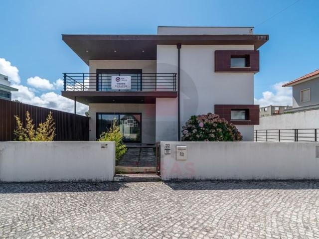 à venda Casa Exclusiva de 442 m2, Caldas da Rainha, Portugal