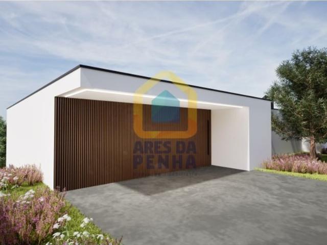 à venda Casa Exclusiva de 470 m2, Guimarães, Braga