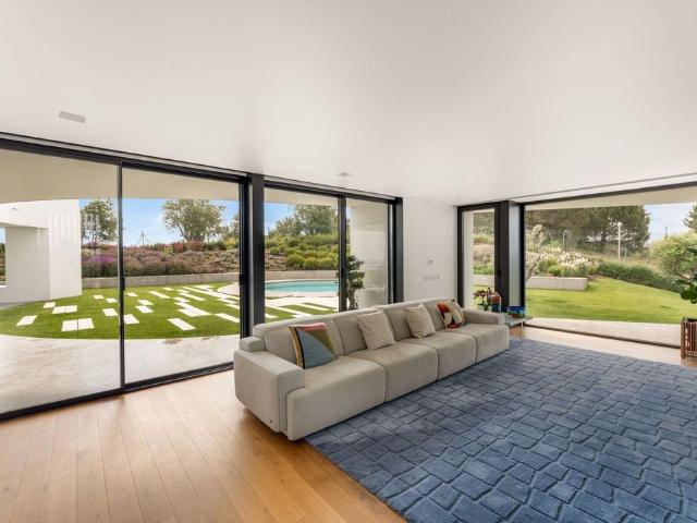 à venda Casa Exclusiva de 424 m2, Oeiras, Portugal