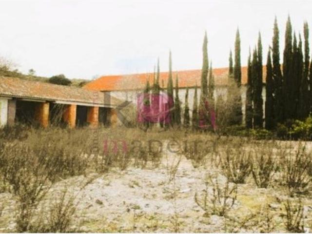 à venda Casa Exclusiva de 923 m2, Santa Margarida da Coutada, Constância, Santarém