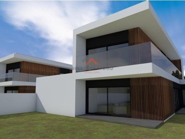à venda Casa Exclusiva, Escolas, Aveiro