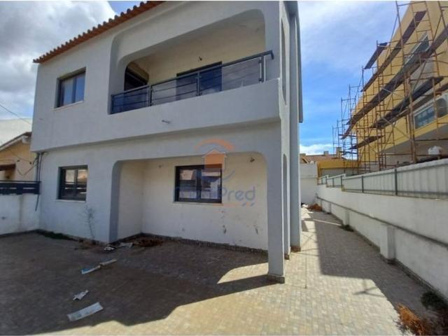 à venda Casa de 250 m2, Foros da Amora, Seixal, Setúbal