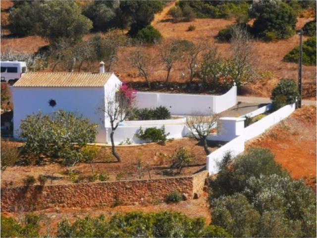 à venda Casa de alto padrão de 1525 m2, Salema, Vila do Bispo, Faro