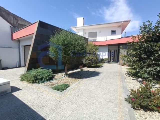 à venda Casa Exclusiva, Santa Maria da Feira, Aveiro