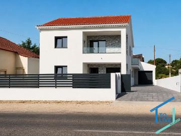 à venda Casa Exclusiva, Tomar, Santarém