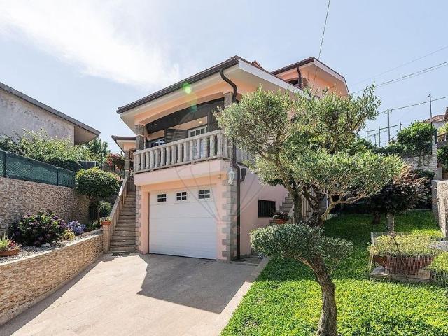 à venda Casa Exclusiva, Vila Nova de Famalicão, Braga