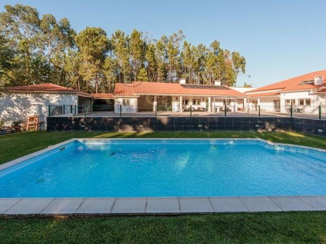 à venda Casa Exclusiva de 353 m2, Vila Nova de Ourém, Santarém