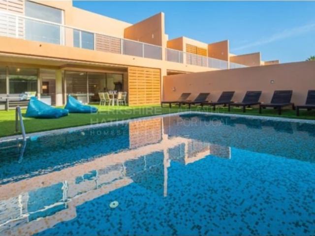 à venda Casa de alto padrão de 327 m2, Salgados, Albufeira, Faro
