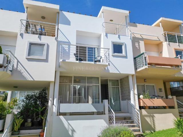 à venda Exclusiva casa geminada de 180 m2, Lagoa e Carvoeiro, Portugal
