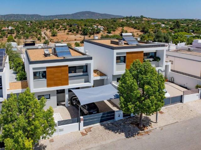 à venda Casa geminada de alto padrão de 213 m2, Pechão, Portugal