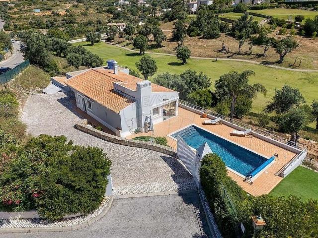 à venda Exclusiva mansão de 3 dormitórios, Estômbar e Parchal, Lagoa, Faro