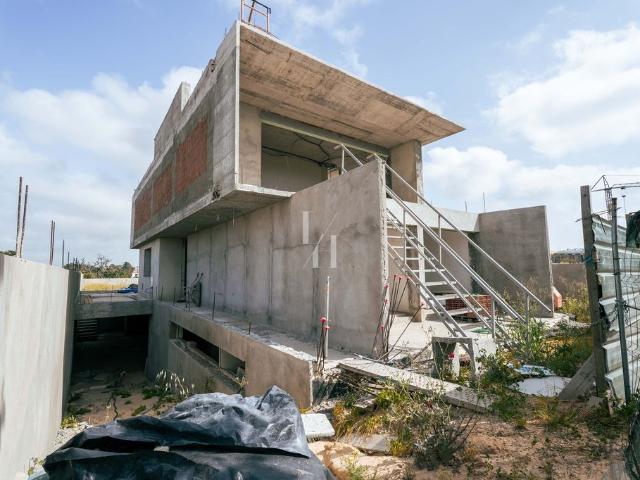 à venda Exclusiva mansão de 195 m2, Montenegro, Portugal