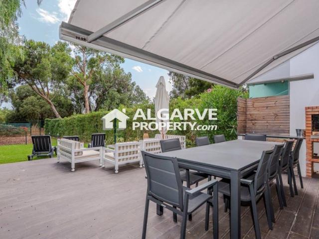 à venda Exclusiva mansão de 102 m2, Vilamoura, Portugal