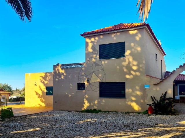 à venda Mansão de alto padrão de 315 m2, Guia, Faro