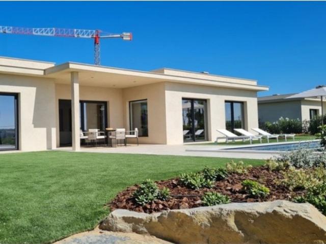 à venda Exclusiva mansão de 4 dormitórios, Faro, Portugal