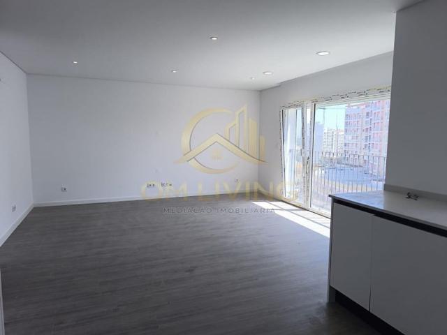 à venda Luxuoso apartamento de 106 m2, Santa Marta do Pinhal, Seixal, Setúbal