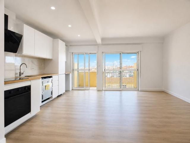 à venda Luxuoso apartamento de 102 m2, Amadora, Portugal