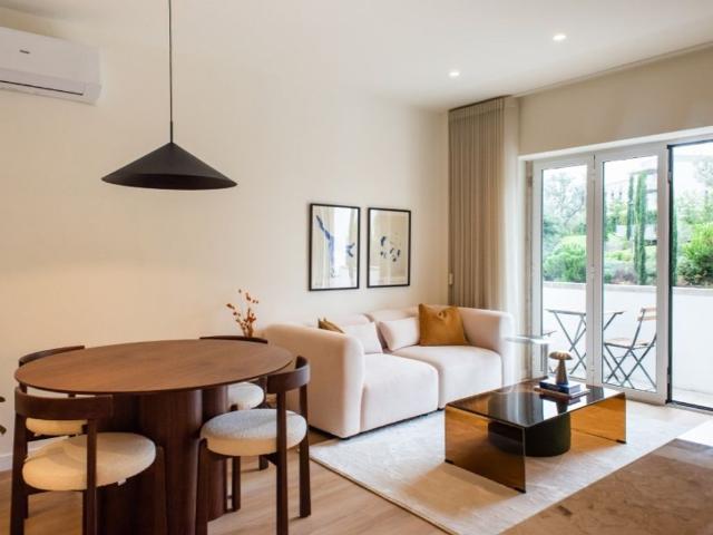 à venda Luxuoso apartamento de 110 m2, Lapa, Lisboa