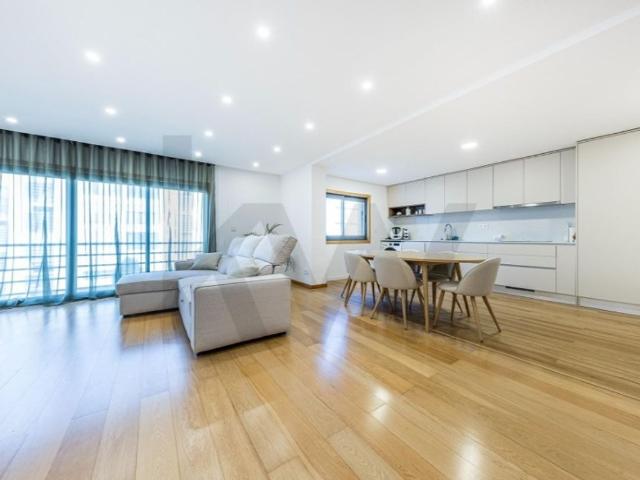 à venda Luxuoso apartamento de 124 m2, Amadora, Lisboa