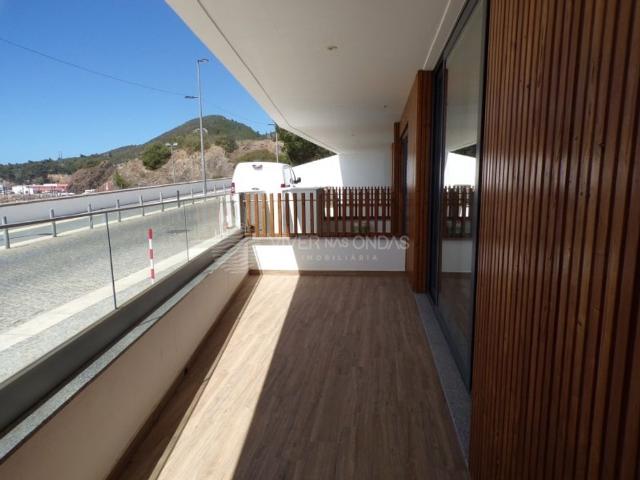 à venda Luxuoso apartamento de 120 m2, Marginal, Sesimbra, Setúbal