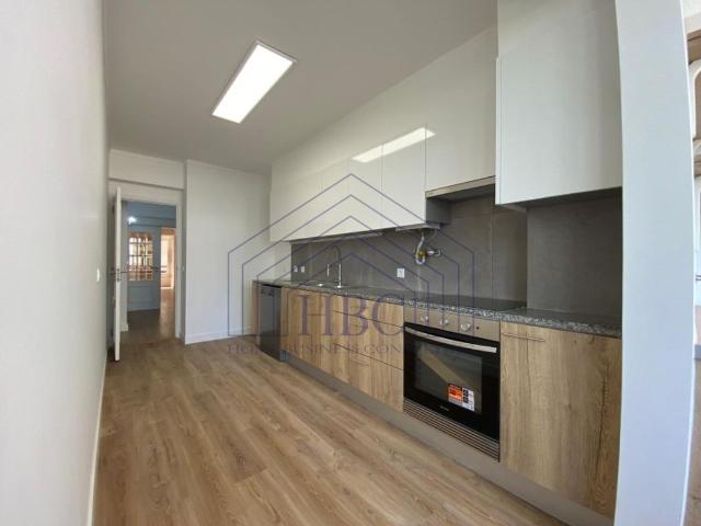 à venda Luxuoso apartamento de 136 m2, Estrada da Luz, Lisboa