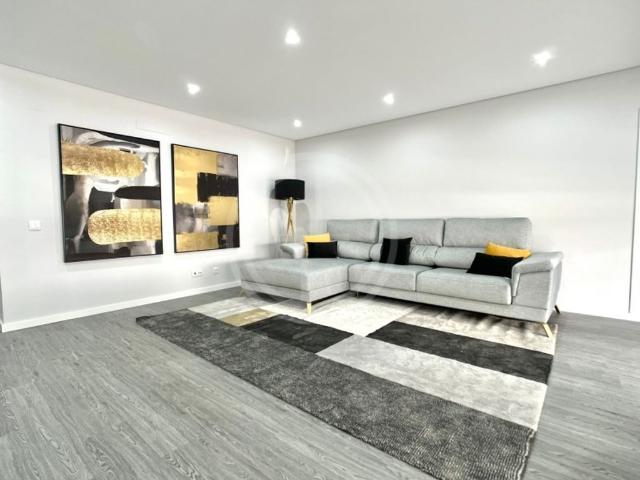 à venda Luxuoso apartamento de 137 m2, Olhão, Faro