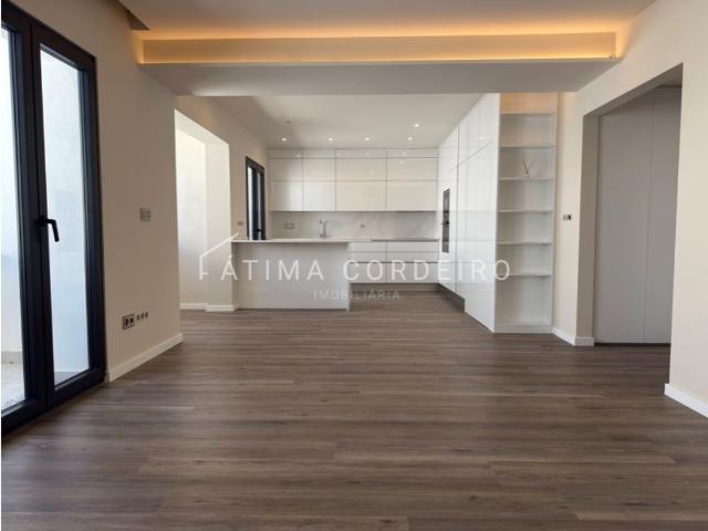 à venda Luxuoso apartamento, Almada, Setúbal