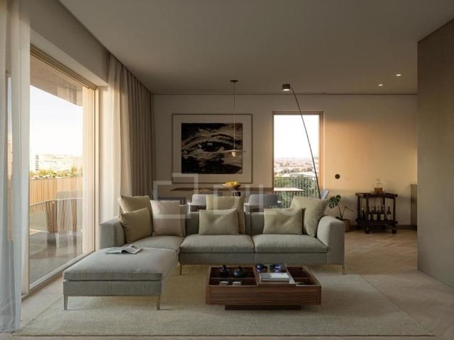 à venda Luxuoso apartamento de 130 m2, Circunvalacao, Porto