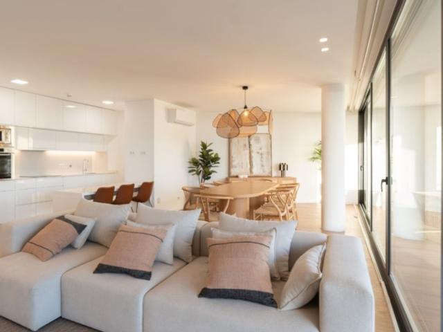 à venda Luxuoso apartamento de 144 m2, Avenida 5 de Outubro, Olhão, Faro