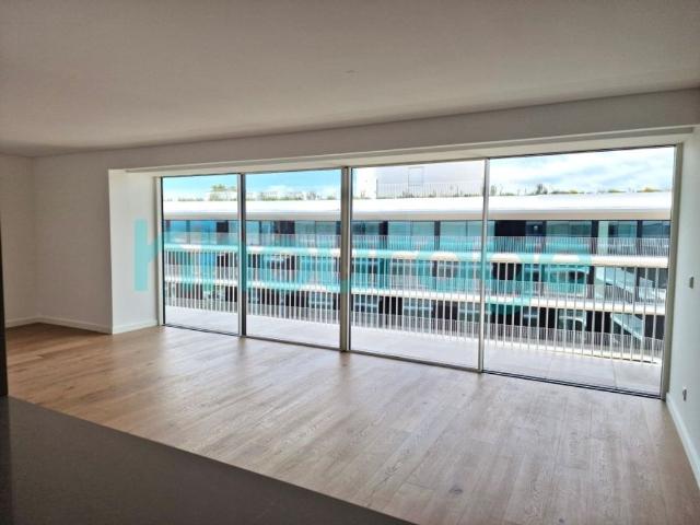 à venda Luxuoso apartamento de 154 m2, Verderena, Barreiro, Setúbal
