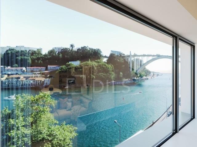 à venda Apartamento de alto padrão de 153 m2, Marginal, Porto