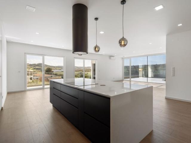 à venda Luxuoso apartamento de 220 m2, Centro Lourinha, Lourinhã, Lisboa