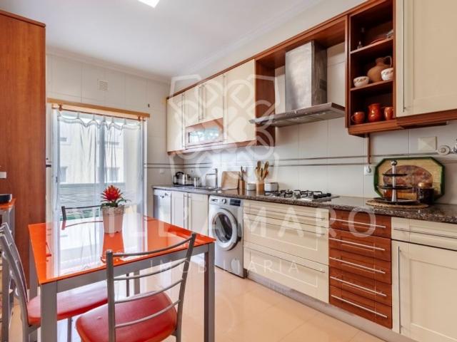 à venda Luxuoso apartamento de 223 m2, Centro Venda do Pinheiro, Mafra, Lisboa