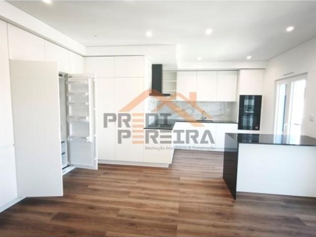 à venda Luxuoso apartamento de 236 m2, Canecas, Odivelas, Lisboa