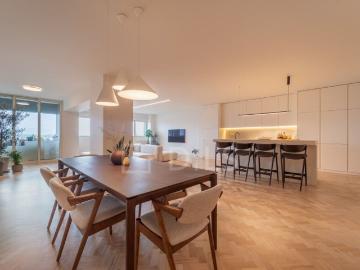 à venda Apartamento de alto padrão de 241 m2, Rua de Goncalo Cristovao, Porto