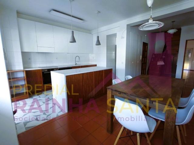 à venda Luxuoso apartamento de 42 m2, Vale das Flores, Coimbra