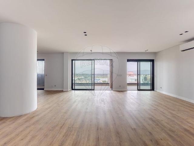à venda Luxuoso apartamento de 480 m2, Faro Sé e São Pedro, Portugal