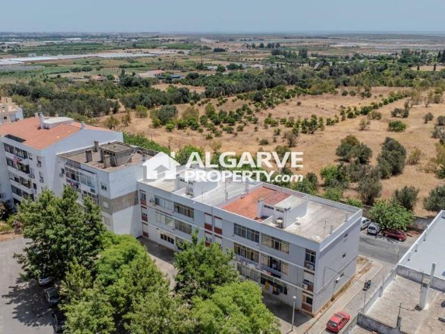 à venda Luxuoso apartamento de 65 m2, Faro Sé e São Pedro, Portugal